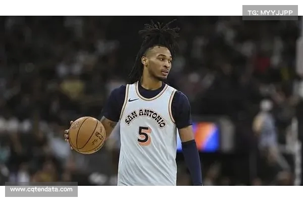 NBA新秀风采:东部里萨谢与西部卡斯尔的光辉时刻 NBA新秀风采:东部里萨谢与西部卡斯尔的光辉时刻